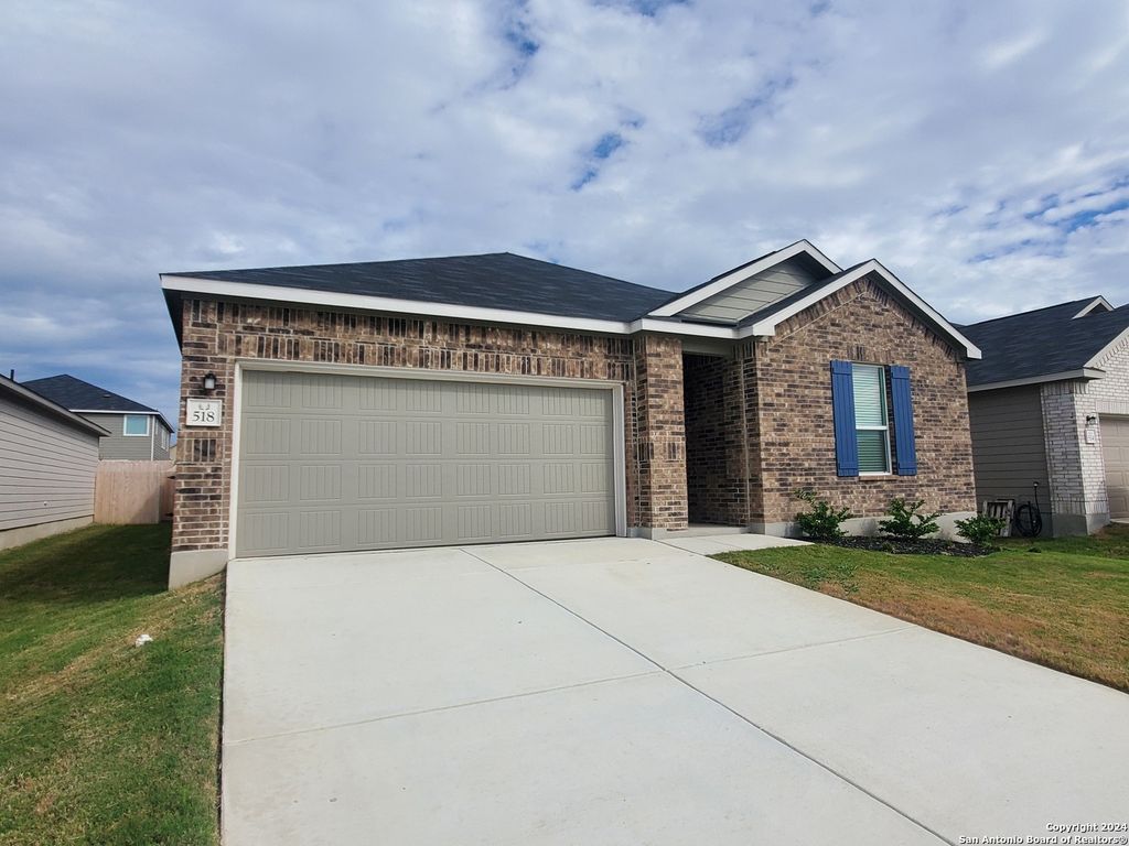 518 DEER CREST DR, New Braunfels, TX 78130