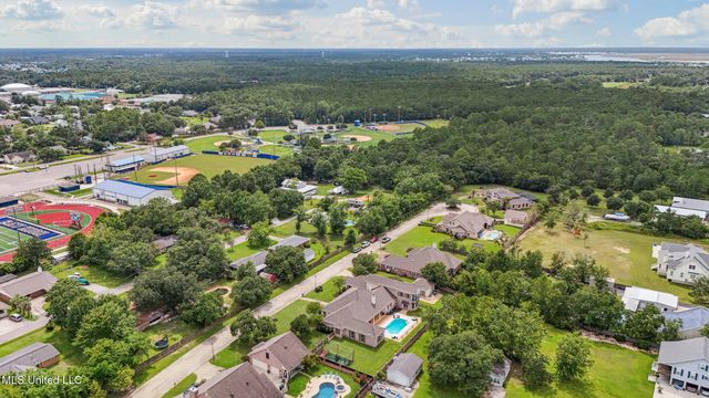 214 Old Bay Lane, Bay Saint Louis, MS 39520