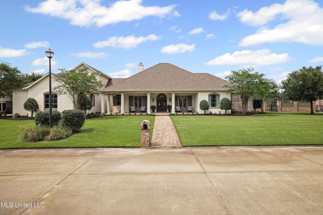214 Old Bay Lane, Bay Saint Louis, MS 39520