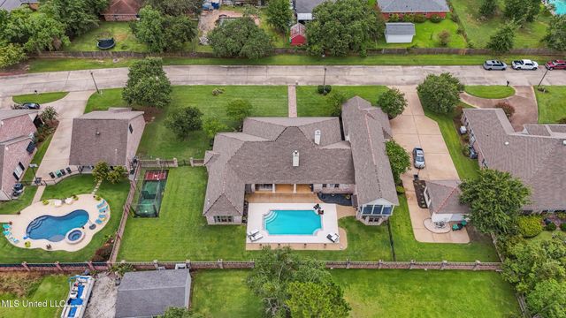 214 Old Bay Lane, Bay Saint Louis, MS 39520