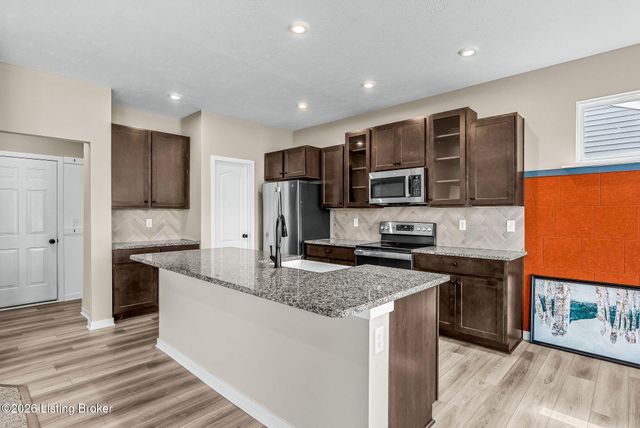 203 Stargaze Dr, Shepherdsville, KY 40165