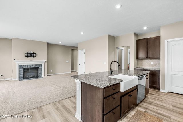 203 Stargaze Dr, Shepherdsville, KY 40165