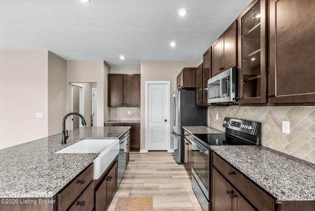 203 Stargaze Dr, Shepherdsville, KY 40165