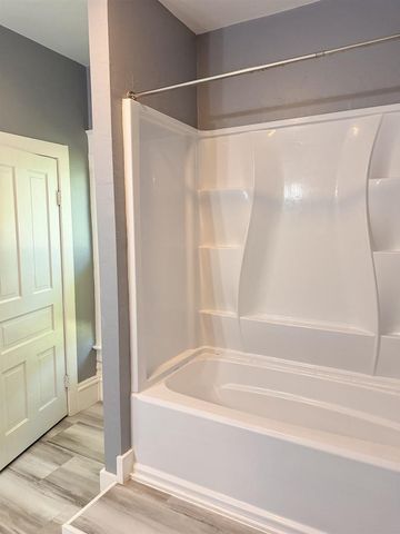 401 BAILEY STREET, Waupaca, WI 54981