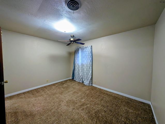 822 S PRESTON ROAD, Burkburnett, TX 76354