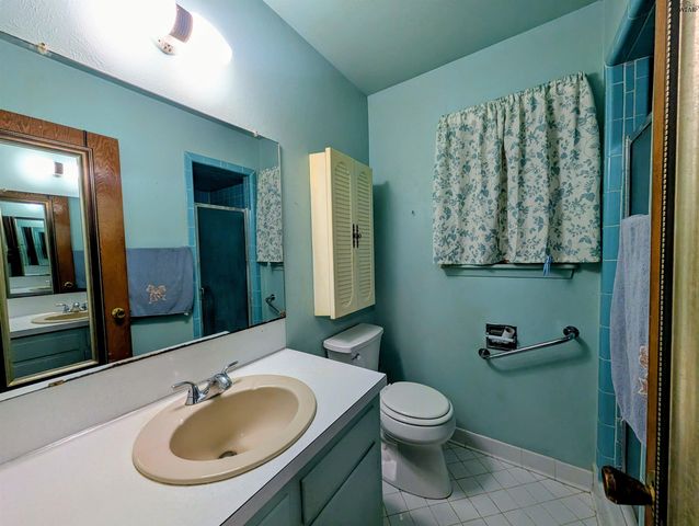 822 S PRESTON ROAD, Burkburnett, TX 76354