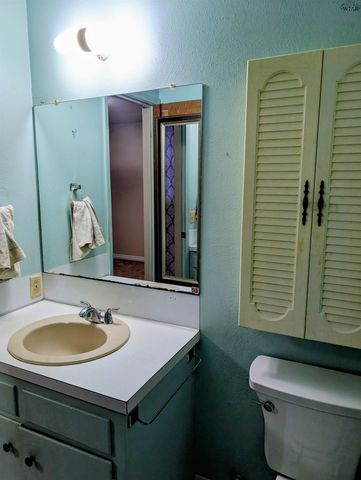 822 S PRESTON ROAD, Burkburnett, TX 76354