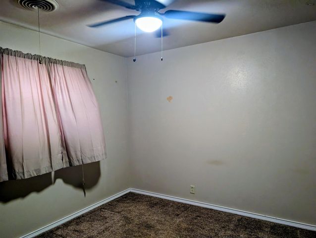 822 S PRESTON ROAD, Burkburnett, TX 76354