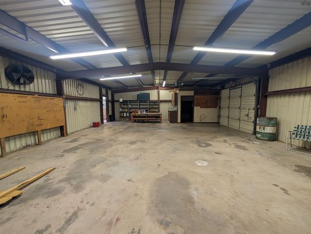 822 S PRESTON ROAD, Burkburnett, TX 76354