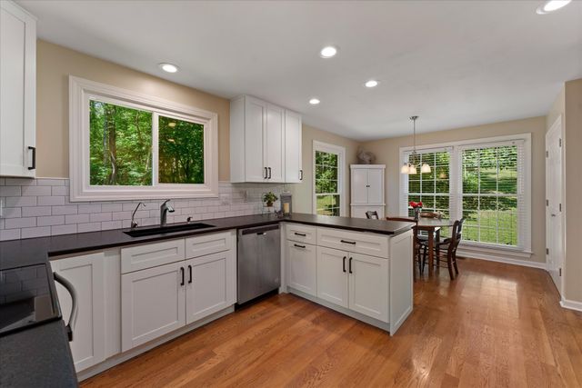 494 Deer Ridge Ln, Nashville, TN 37221