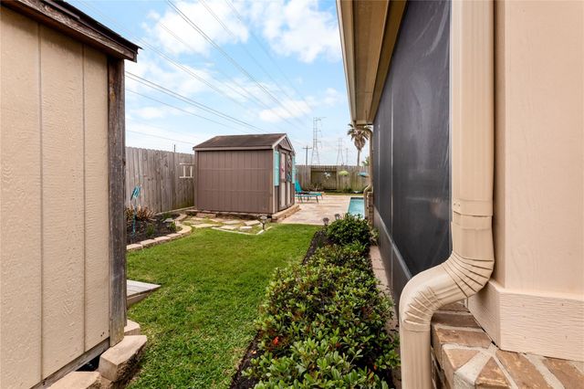 3317 Oak Dale Way, Seabrook, TX 77586