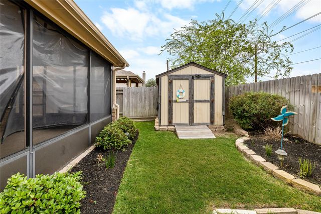 3317 Oak Dale Way, Seabrook, TX 77586