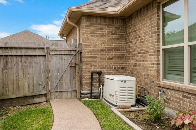 3317 Oak Dale Way, Seabrook, TX 77586