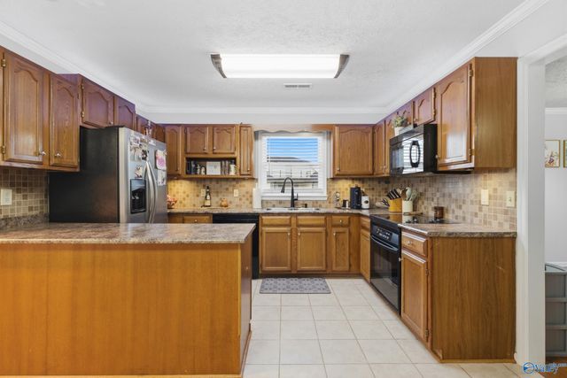 104 Saralee Drive, Huntsville, AL 35811