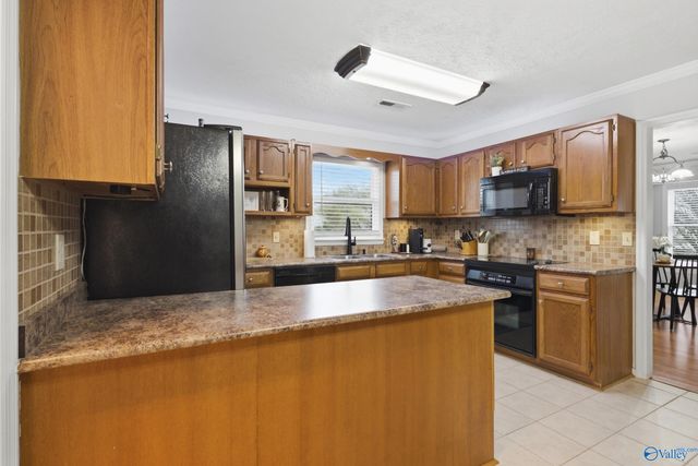 104 Saralee Drive, Huntsville, AL 35811