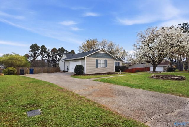 104 Saralee Drive, Huntsville, AL 35811