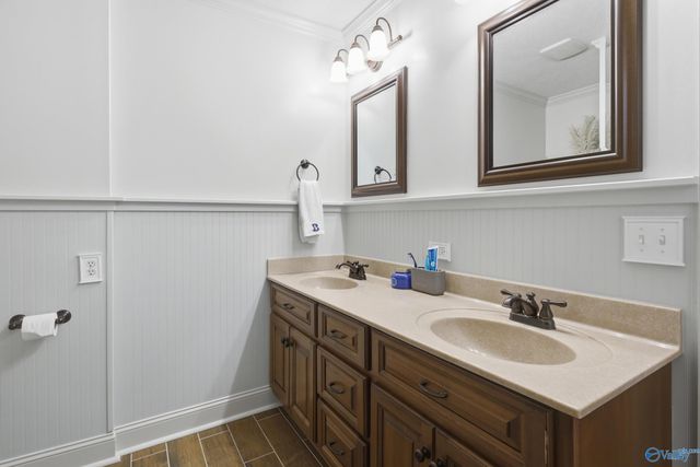 104 Saralee Drive, Huntsville, AL 35811