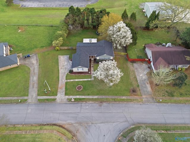 104 Saralee Drive, Huntsville, AL 35811