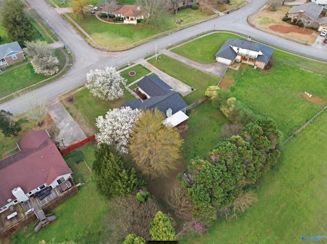 104 Saralee Drive, Huntsville, AL 35811