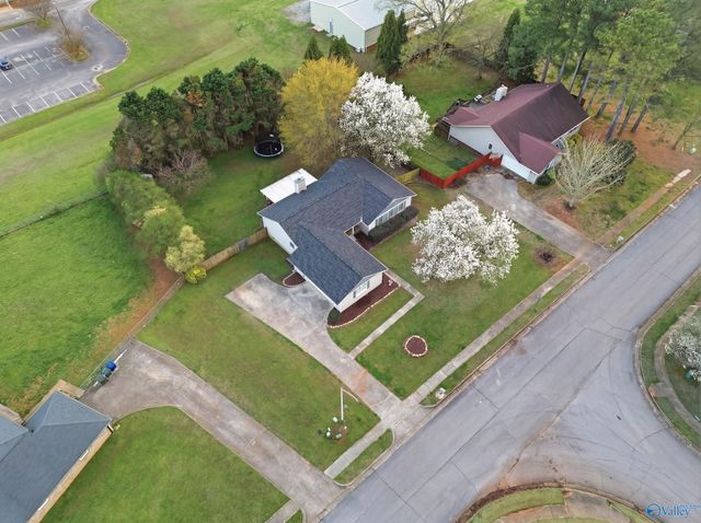 104 Saralee Drive, Huntsville, AL 35811