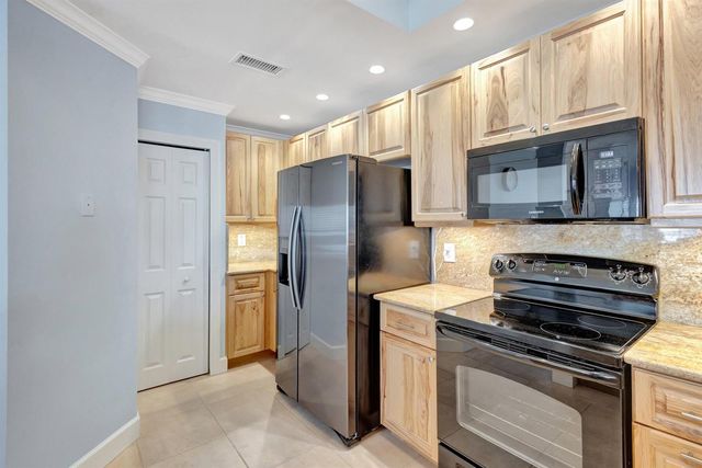 2470 Harbour Cove Drive, Hutchinson Island, FL 34949