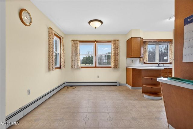 15 Hewitt Street, Schaghticoke, NY 12118