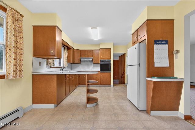 15 Hewitt Street, Schaghticoke, NY 12118