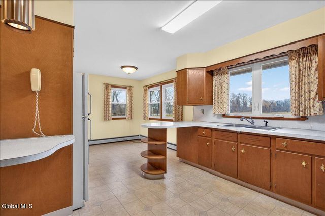 15 Hewitt Street, Schaghticoke, NY 12118