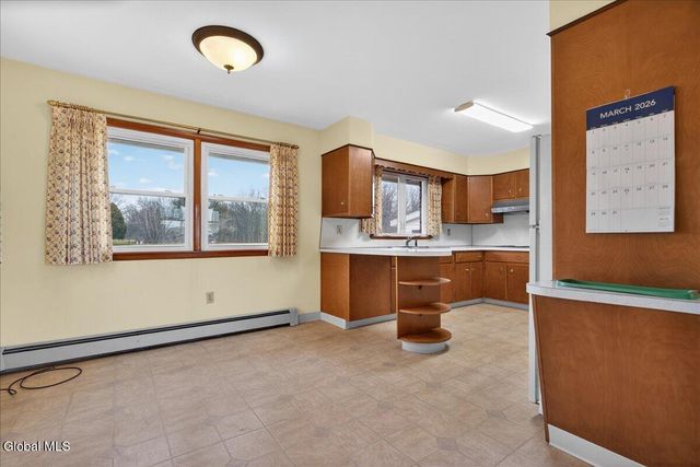 15 Hewitt Street, Schaghticoke, NY 12118