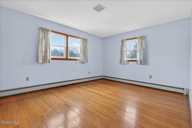 15 Hewitt Street, Schaghticoke, NY 12118