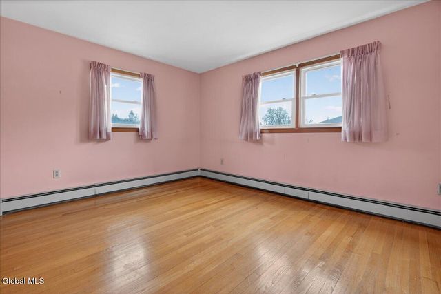 15 Hewitt Street, Schaghticoke, NY 12118