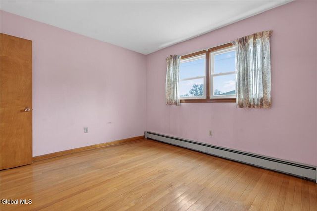 15 Hewitt Street, Schaghticoke, NY 12118