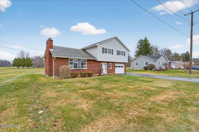 15 Hewitt Street, Schaghticoke, NY 12118