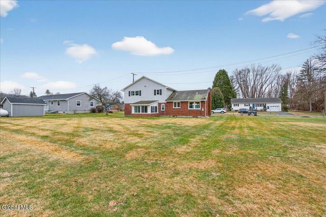 15 Hewitt Street, Schaghticoke, NY 12118