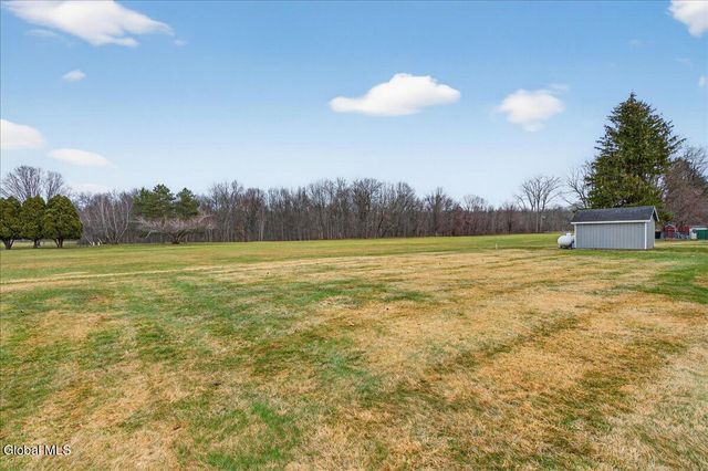 15 Hewitt Street, Schaghticoke, NY 12118