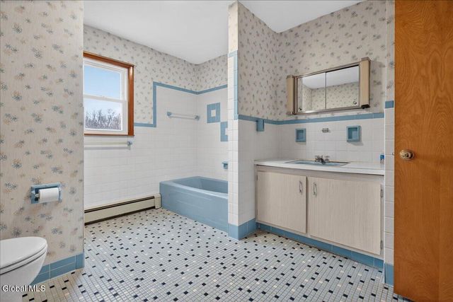 15 Hewitt Street, Schaghticoke, NY 12118