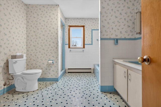 15 Hewitt Street, Schaghticoke, NY 12118