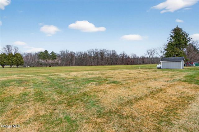 15 Hewitt Street, Schaghticoke, NY 12118