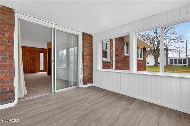 15 Hewitt Street, Schaghticoke, NY 12118