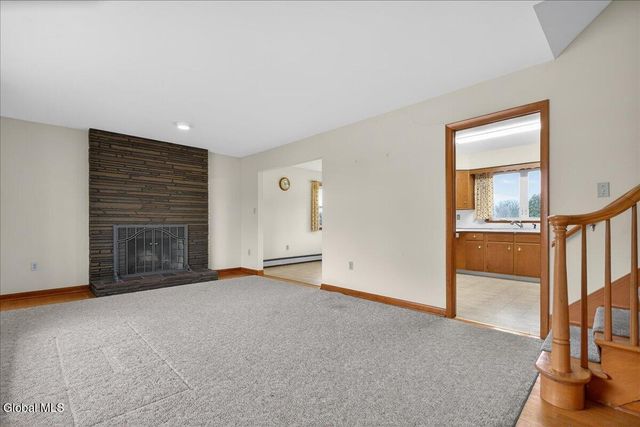 15 Hewitt Street, Schaghticoke, NY 12118