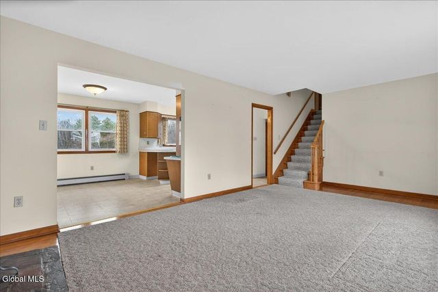 15 Hewitt Street, Schaghticoke, NY 12118