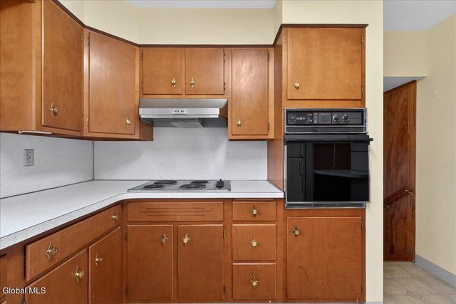 15 Hewitt Street, Schaghticoke, NY 12118