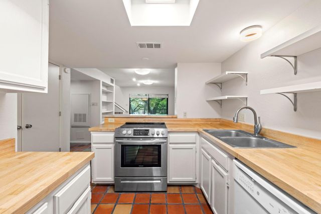 1135 Barton Hills DR 240, Austin, TX 78704