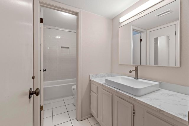 1135 Barton Hills DR 240, Austin, TX 78704