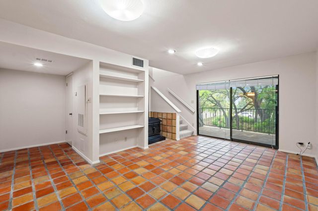 1135 Barton Hills DR 240, Austin, TX 78704