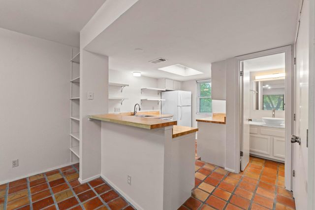 1135 Barton Hills DR 240, Austin, TX 78704