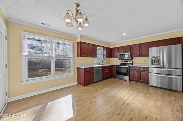 203 Plantation Boulevard, Jacksonville, NC 28540