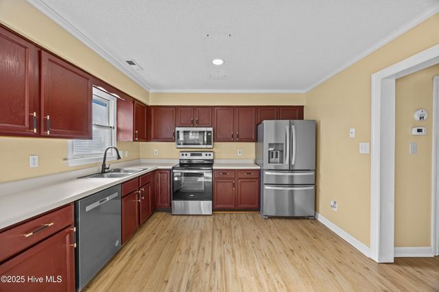 203 Plantation Boulevard, Jacksonville, NC 28540