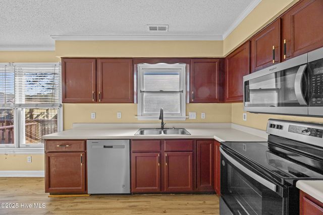 203 Plantation Boulevard, Jacksonville, NC 28540