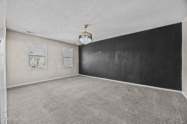 203 Plantation Boulevard, Jacksonville, NC 28540